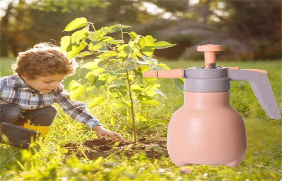 Hand Pressure PE Plastic Watering Can 500ML Modern Style